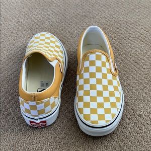 Women’s size 7 yellow checkered vans (brand new)